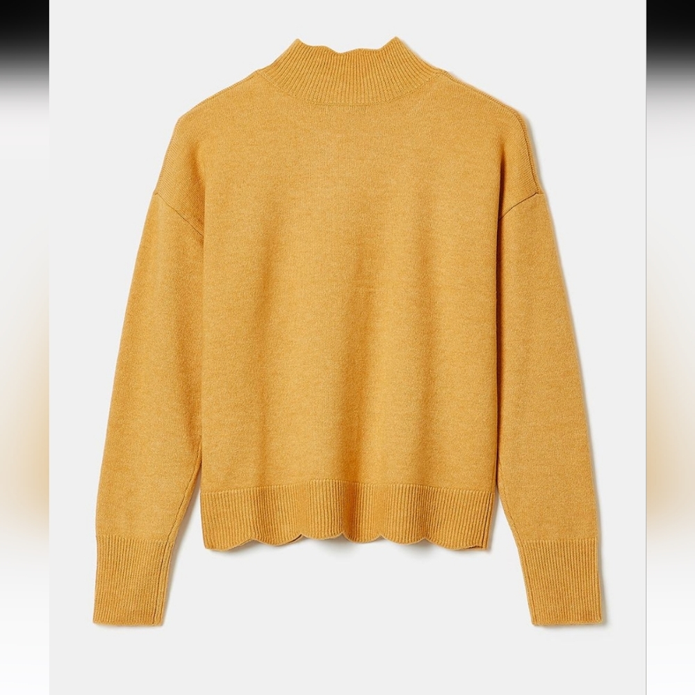 Soft Spongy Knit Sweater With Scalloped Edges